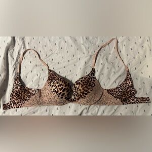 🖤Victoria’s Secret Push-Up 34C Bra🖤